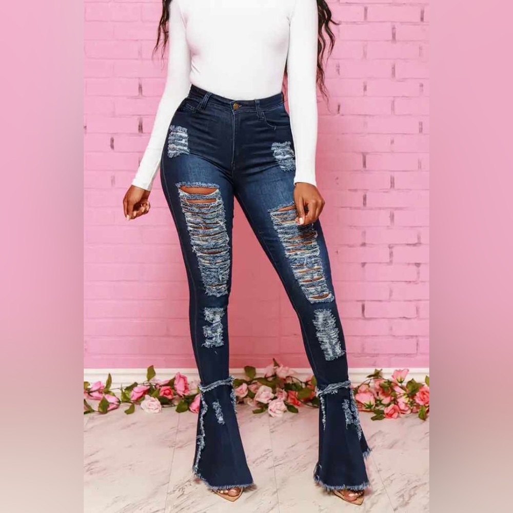 Precious Ripped Jeans 👖💙